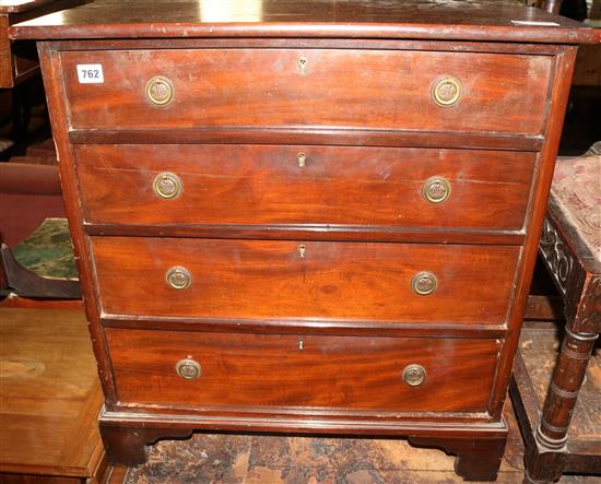 Small mahogany chest of drawers